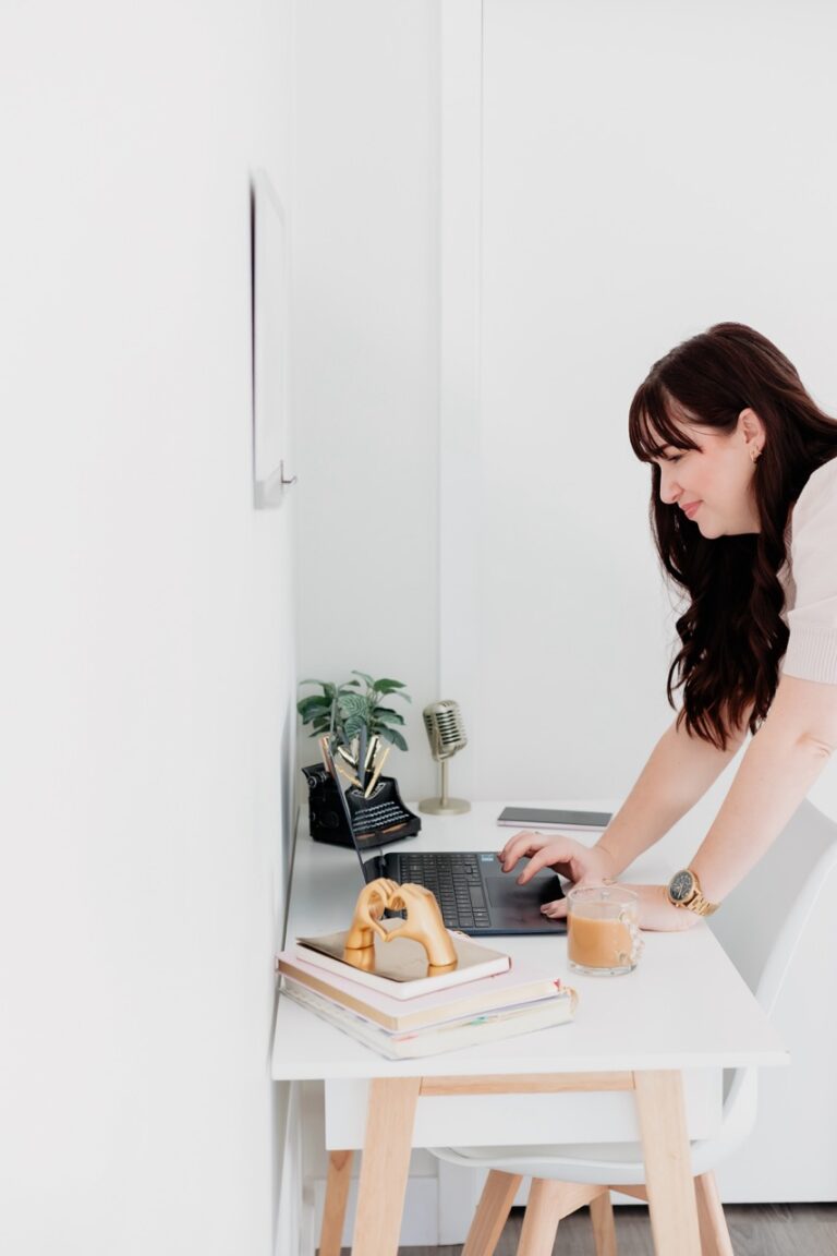 The Pros and Cons of Hiring a Marketing Mentor